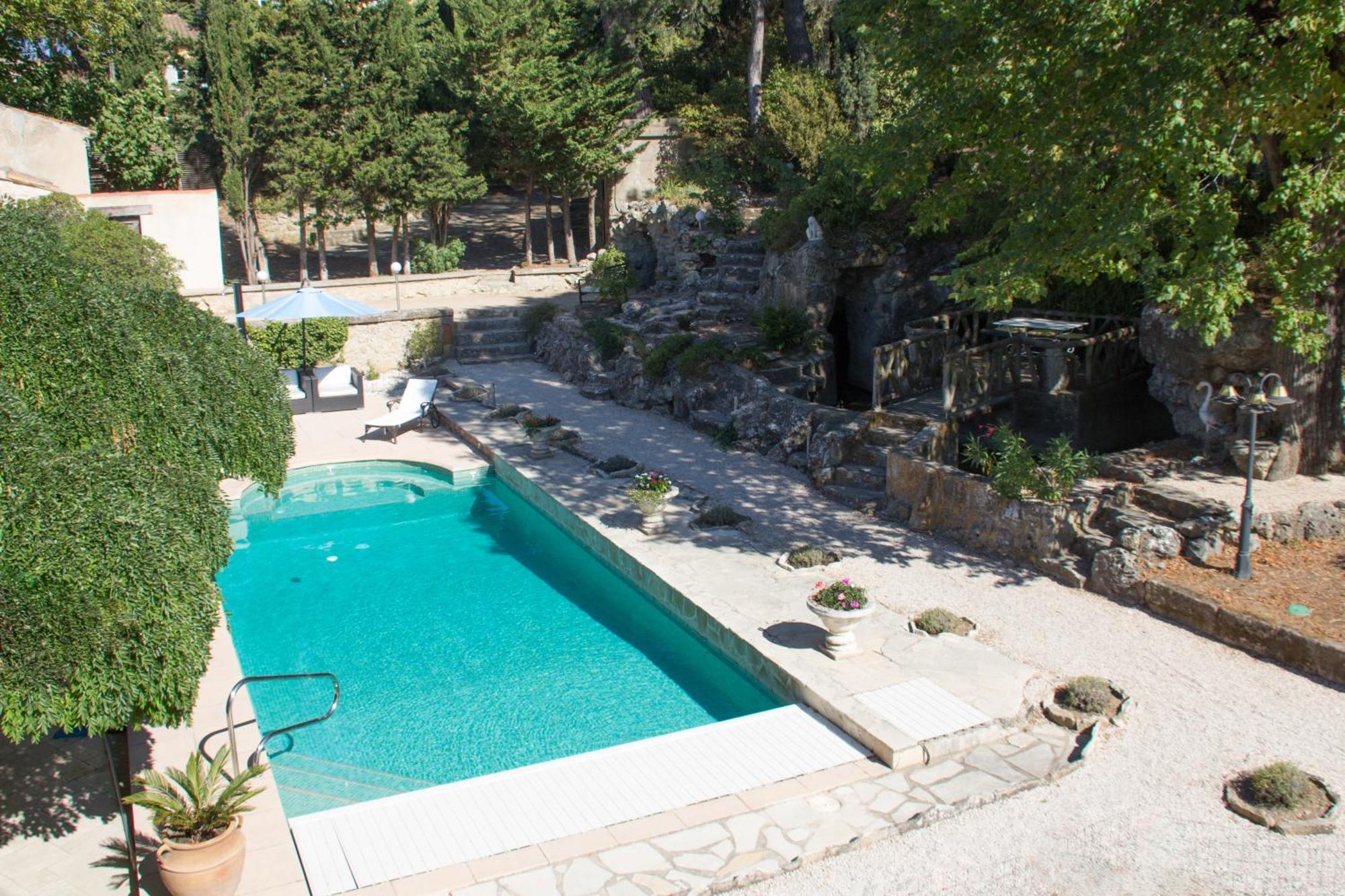 Aux Oiseaux de Provence - Locations de vacances à Lambesc centre Exterior foto